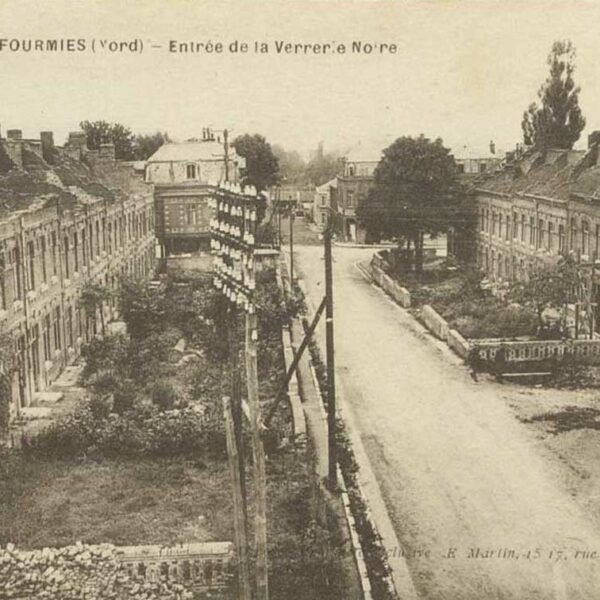 Entrée de la verrerie noire