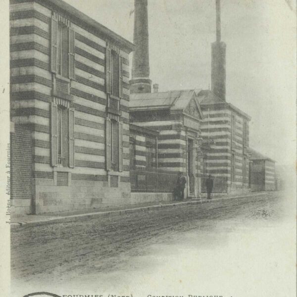 Carte postale montrant l’entrée du bâtiment du Conditonnement