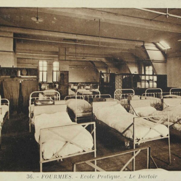 Dortoir de l’Ecole Pratique de Commerce et d’Industrie