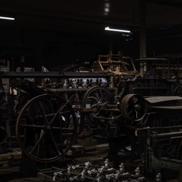 Vue des machines conservées dans les réserves de l’écomusée de l’Avesnois