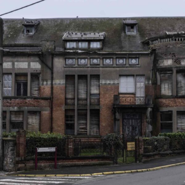 Façade sur rue de la Maison Falleur-Ténart